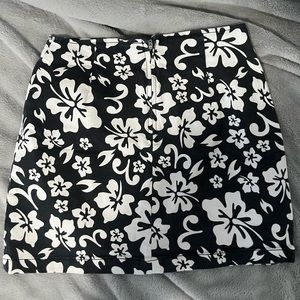 wild fable black and white skirt size 4